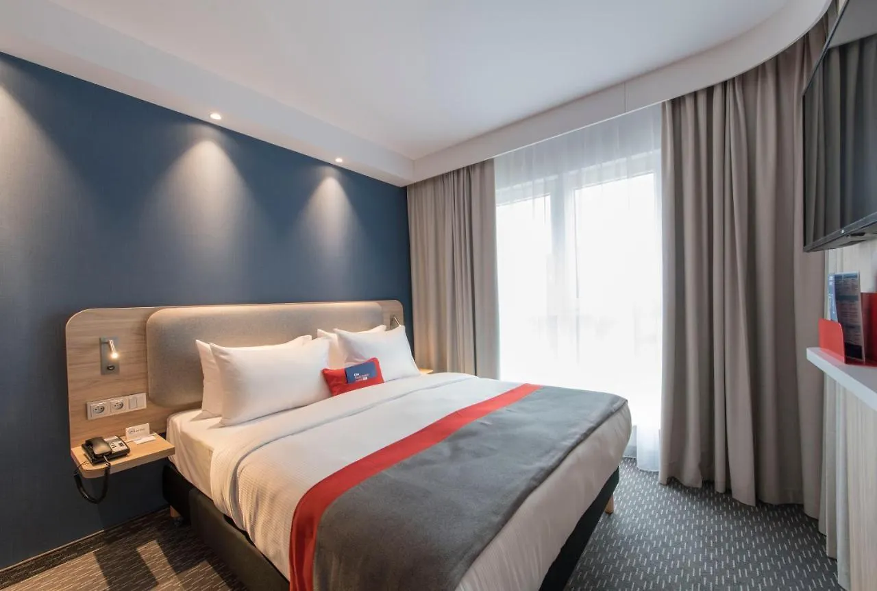 Holiday Inn Express Warsaw - Mokotow By Ihg 3*,